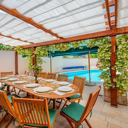 Rustic Diana With Pool Near Rovinj * Burici