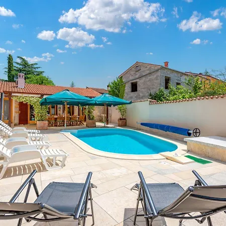 Villa Rustic Diana With Pool Near Rovinj