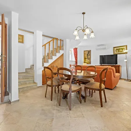 Villa Rustic Diana With Pool Near Rovinj