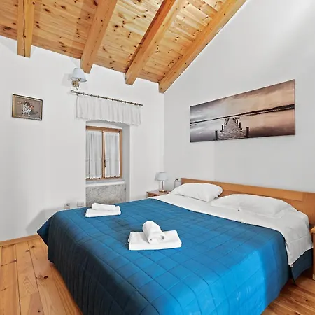 Rustic Diana With Pool Near Rovinj *